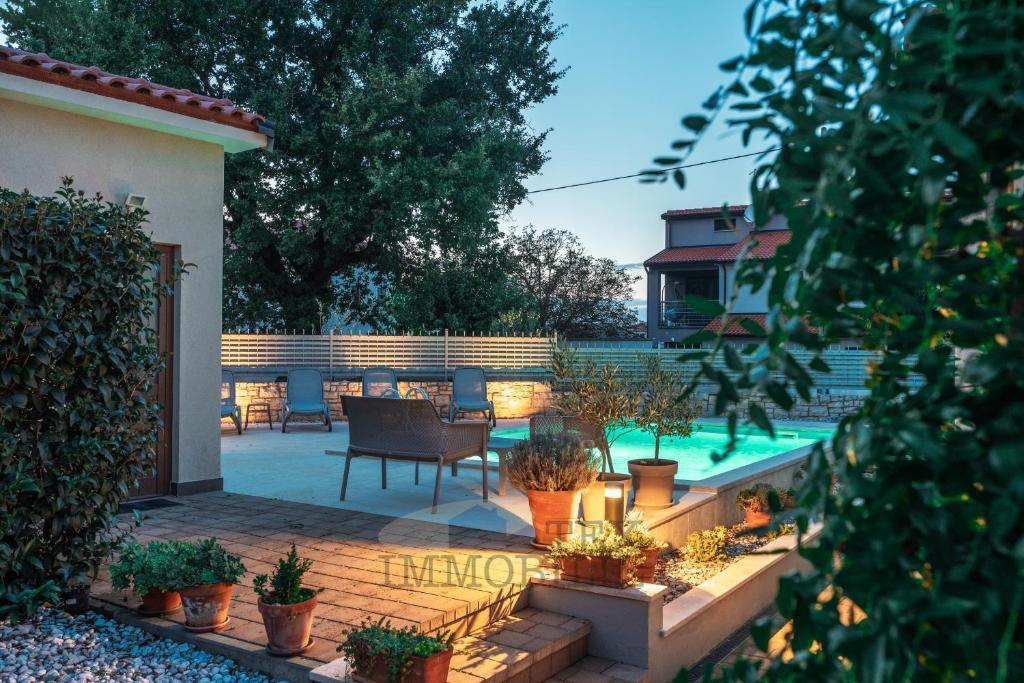 Bella casa con piscina a soli 10 km da Parenzo e dal mare