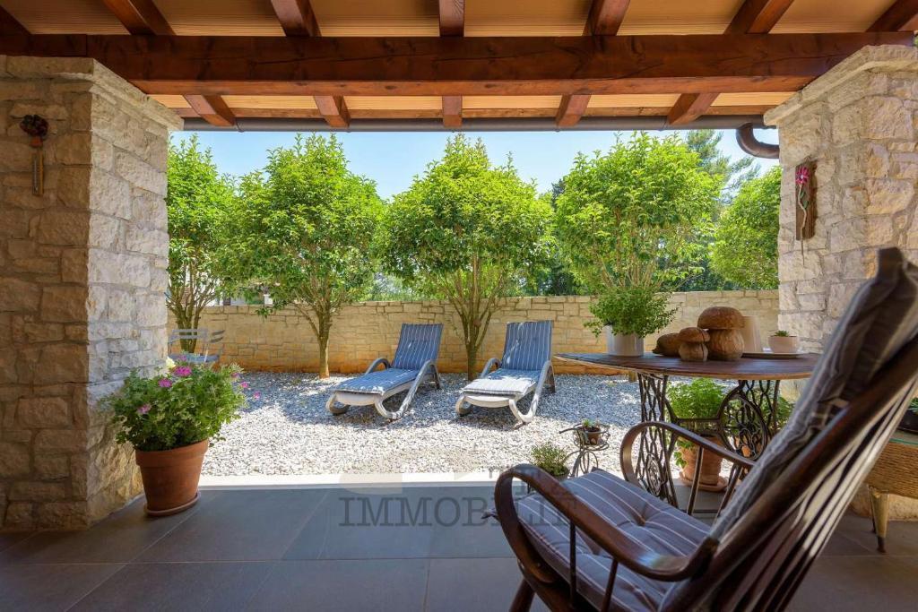 Bella casa con piscina a soli 10 km da Parenzo e dal mare