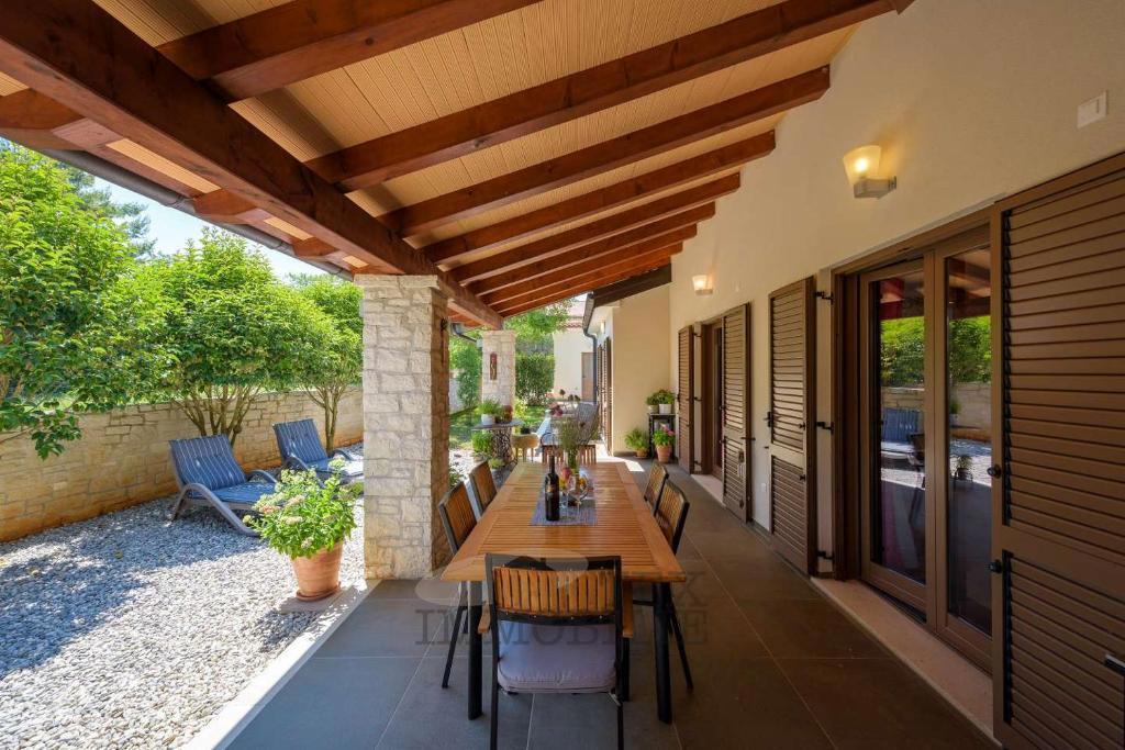 Bella casa con piscina a soli 10 km da Parenzo e dal mare