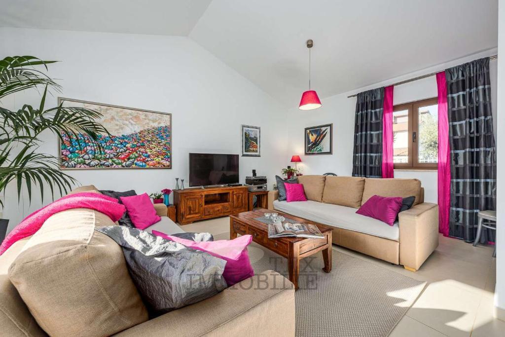 Bella casa con piscina a soli 10 km da Parenzo e dal mare