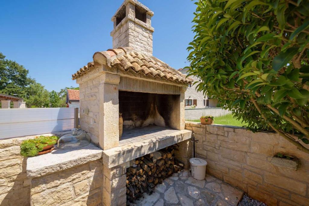 Bella casa con piscina a soli 10 km da Parenzo e dal mare