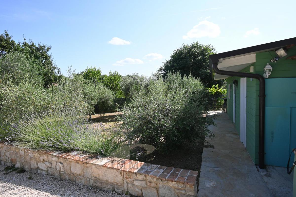Casa in Pietra Istriana Ristrutturata con Piscina e Grande Giardino