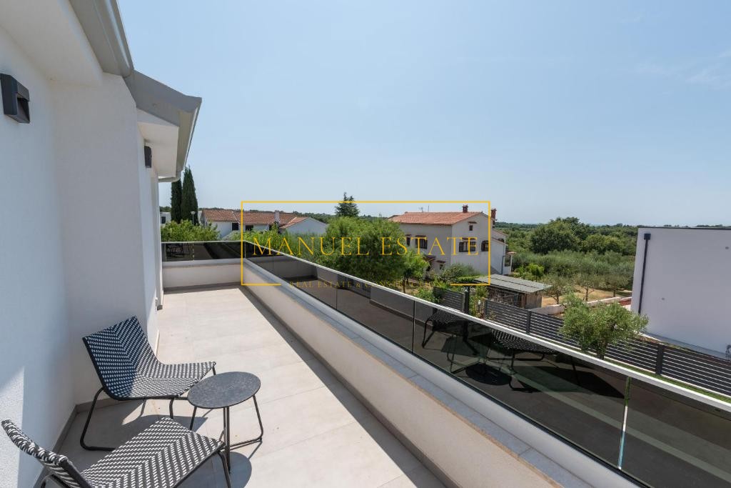 VILLA MODERNA CON 3 CAMERE DA LETTO E PISCINA VICINO AL MARE IN ISTRIA - POREČ!