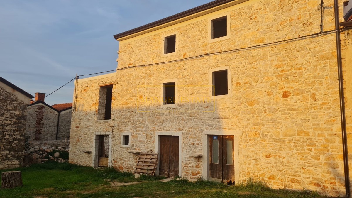 Casa in pietra ristrutturata, vicino a Umago