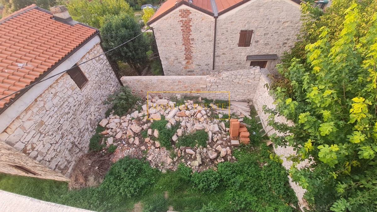 Casa in pietra ristrutturata, vicino a Umago