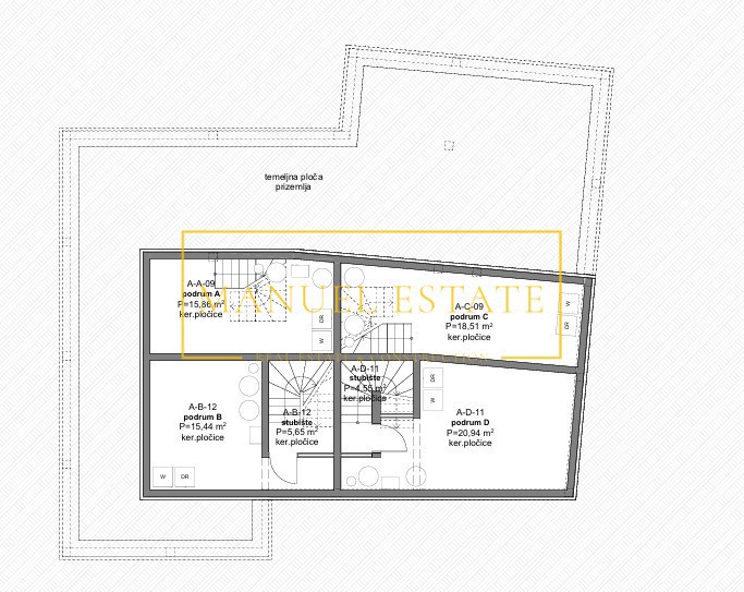 MERAVIGLIOSO APPARTAMENTO DI 112,43 M² CON TRE CAMERE DA LETTO IN UNA POSIZIONE ECCELLENTE A POREČ, A 2 KM DAL MARE, ISTRIA!