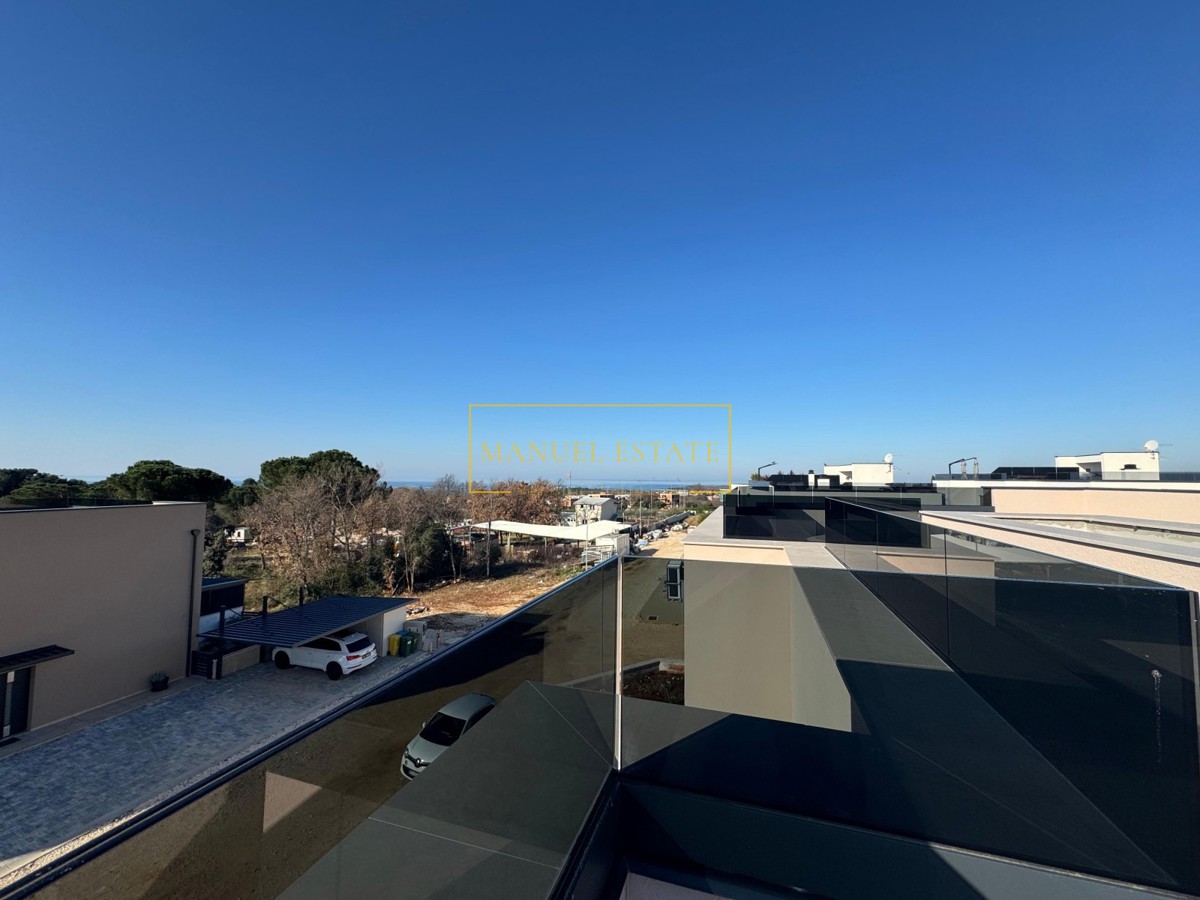 APPARTAMENTO LUXURY ESCLUSIVO DI 126,38 M² CON TERRAZZA PANORAMICA E VISTA MARE A POREČ, ISTRIA!