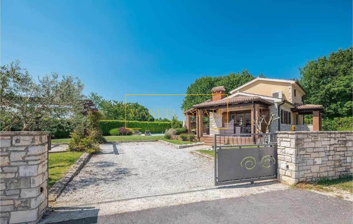 IN VENDITA – VILLA LUSSO CON PISCINA NEL CUORE DELL'ISTRIA – SVETI LOVREČ!