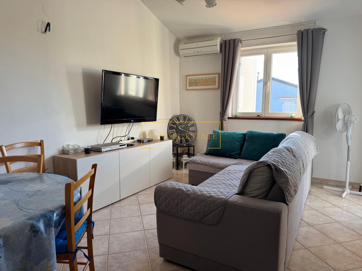 APPARTAMENTO IN VENDITA NELLA TRANQUILLA ZONA DI TAR, ISTRIA – DUE CAMERE DA LETTO E UNA SPLENDIDA TERRAZZA VICINO AL MARE!