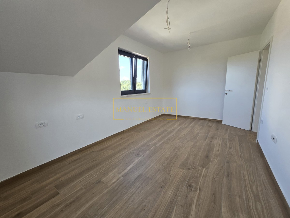 BELLISSIMO APPARTAMENTO DI 138 M² AL SECONDO PIANO CON DUE TERRAZZE NELLA ZONA DI POREČ, ISTRIA!