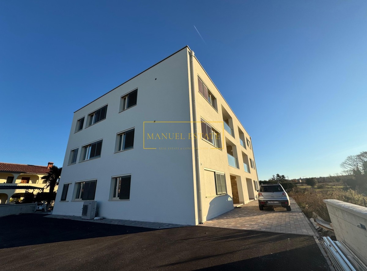 APPARTAMENTO IN VENDITA A POREČ, 113 m², 3 CAMERE DA LETTO, A 600 M DAL MARE!