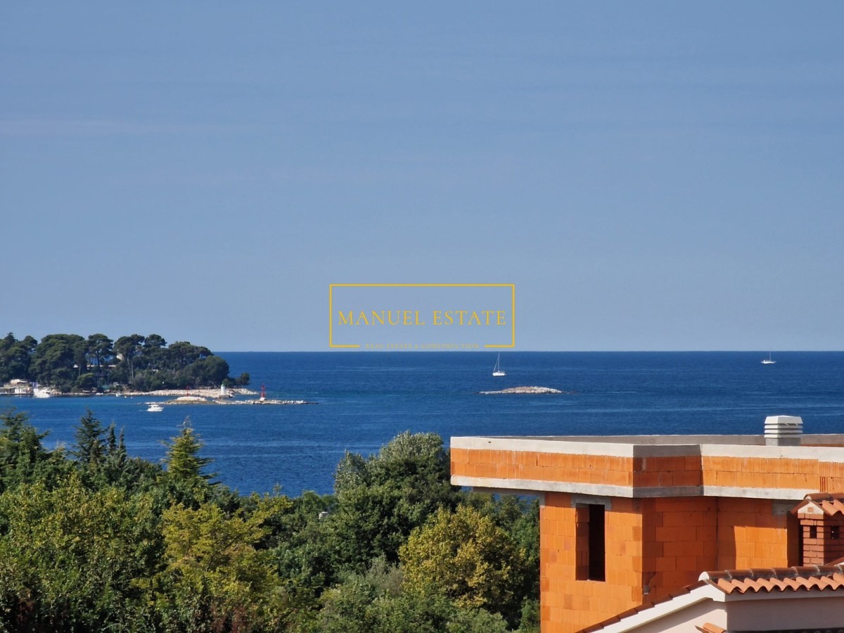 APPARTAMENTO IN VENDITA A POREČ, 113 m², 3 CAMERE DA LETTO, A 600 M DAL MARE!