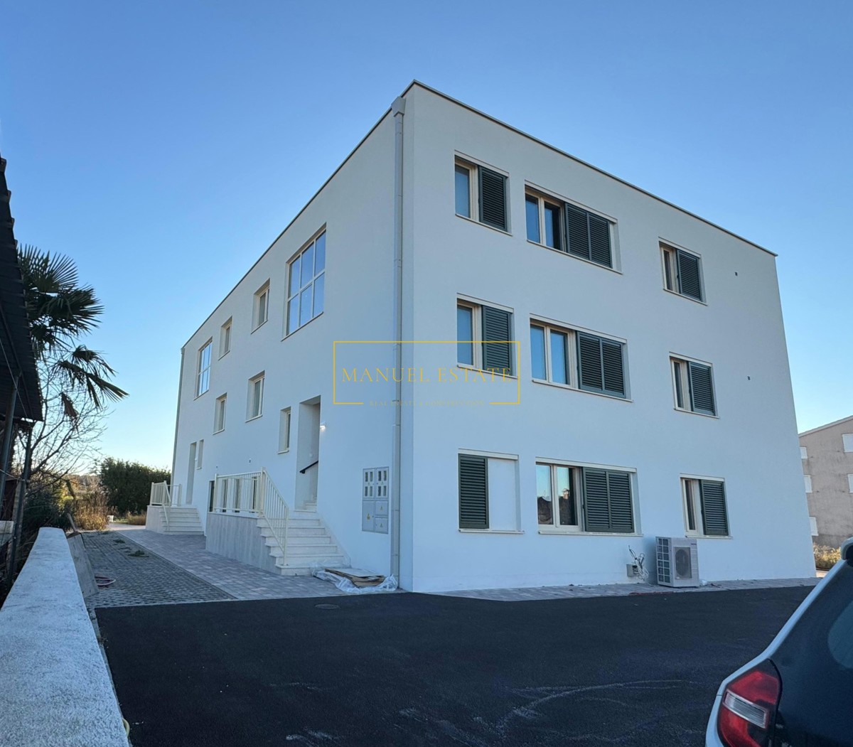 APPARTAMENTO IN VENDITA A POREČ, 113 m², 3 CAMERE DA LETTO, A 600 M DAL MARE!