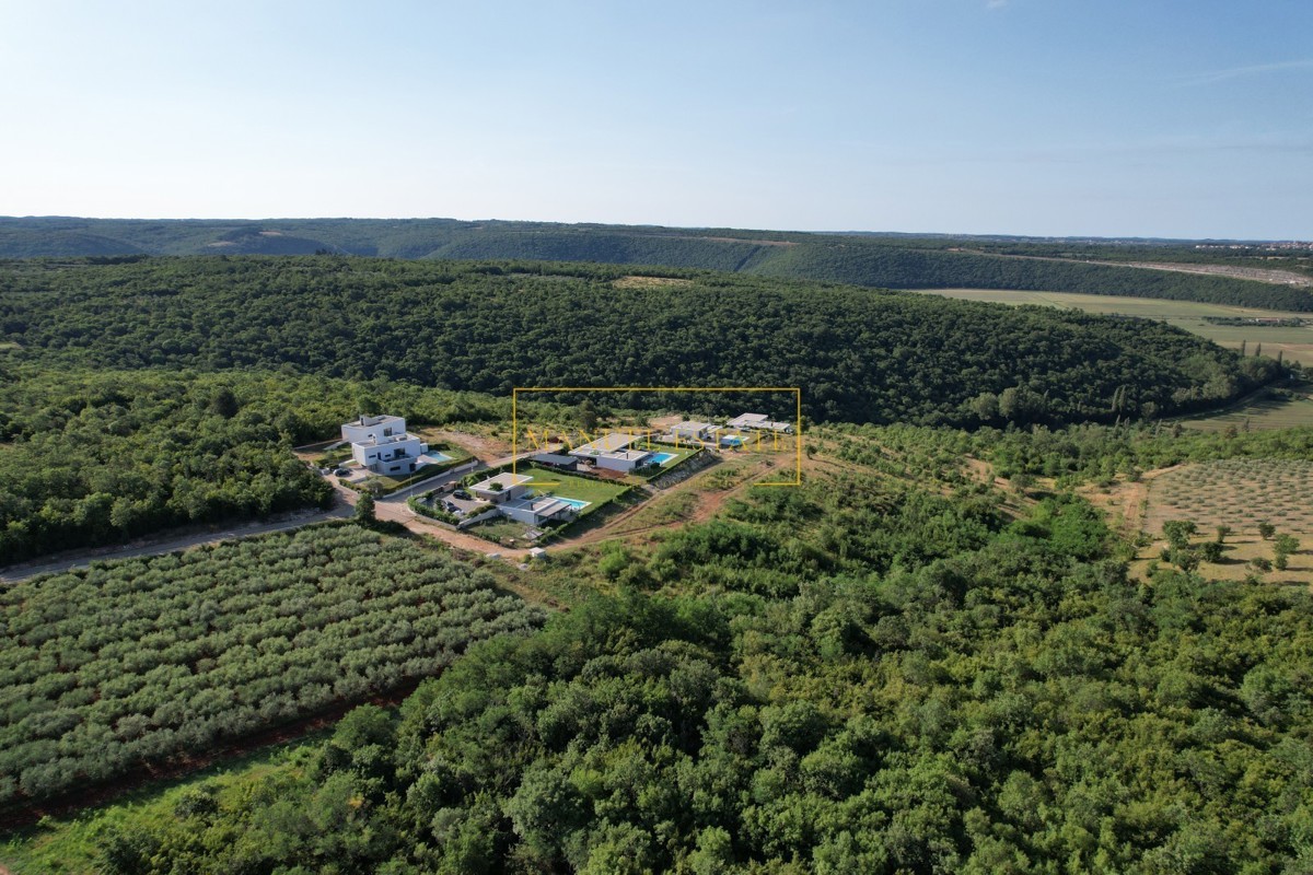 VILLA MODERNA LUSSUOSA (417M2) CON VISTA PANORAMICA E PISCINA VICINO A BRTONIGLA, ISTRIA!