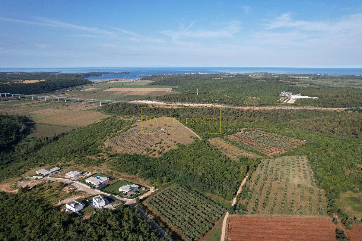 VILLA MODERNA LUSSUOSA (417M2) CON VISTA PANORAMICA E PISCINA VICINO A BRTONIGLA, ISTRIA!