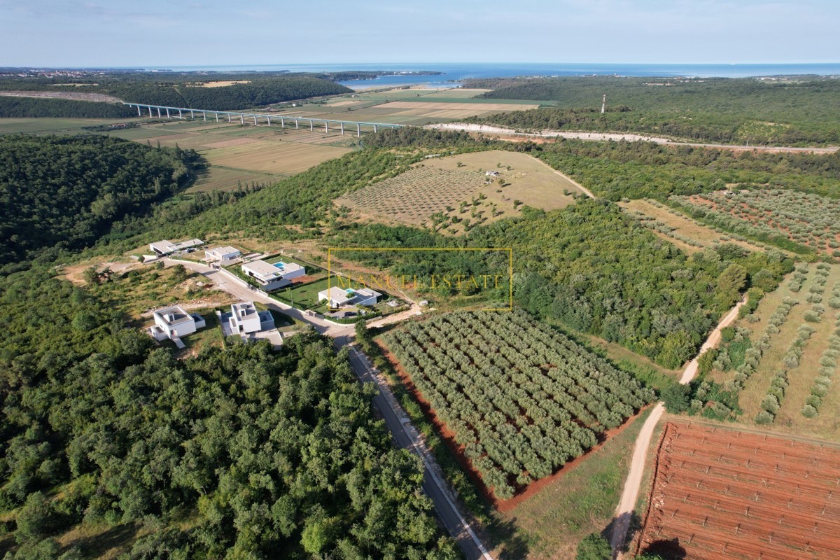 VILLA MODERNA LUSSUOSA (417M2) CON VISTA PANORAMICA E PISCINA VICINO A BRTONIGLA, ISTRIA!