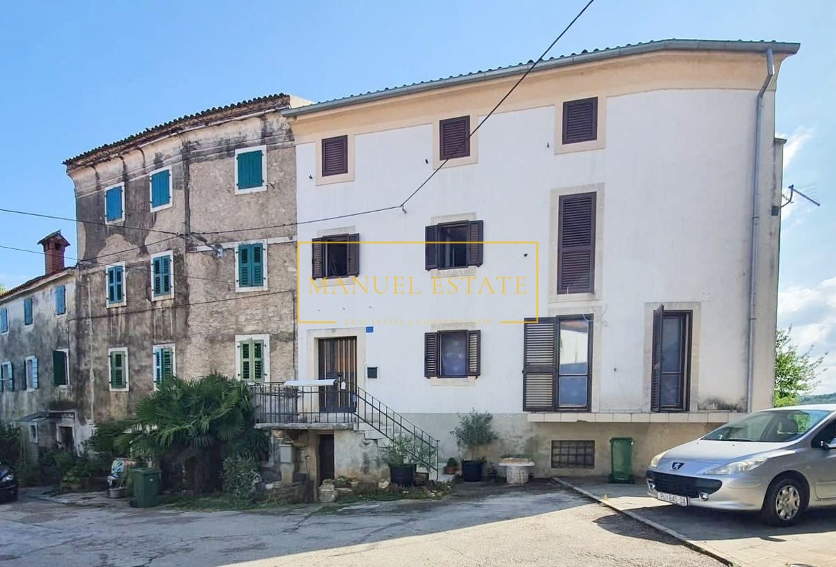 Casa a schiera in posizione tranquilla, Momiano