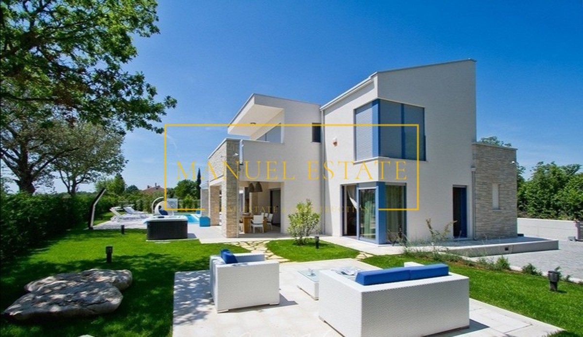 Bellissima villa di 330 mq con giardino di 1250 mq, Poreč