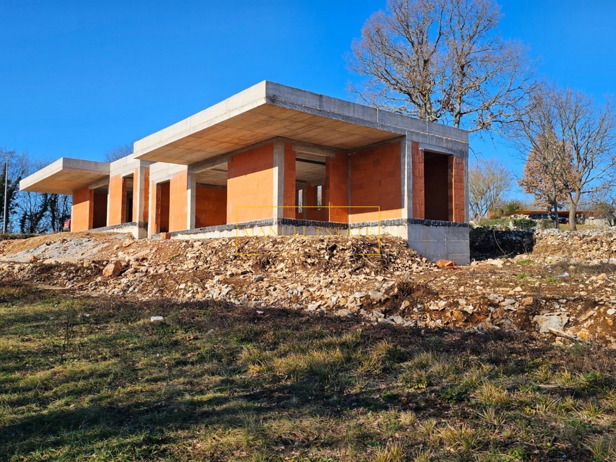 Villa piano terra con piscina, Tinjan