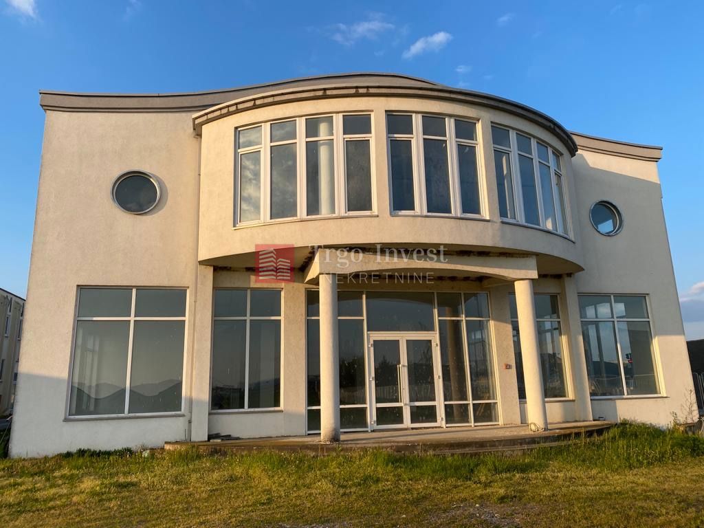 Commerciale Gornja Vrba, 1.350m2