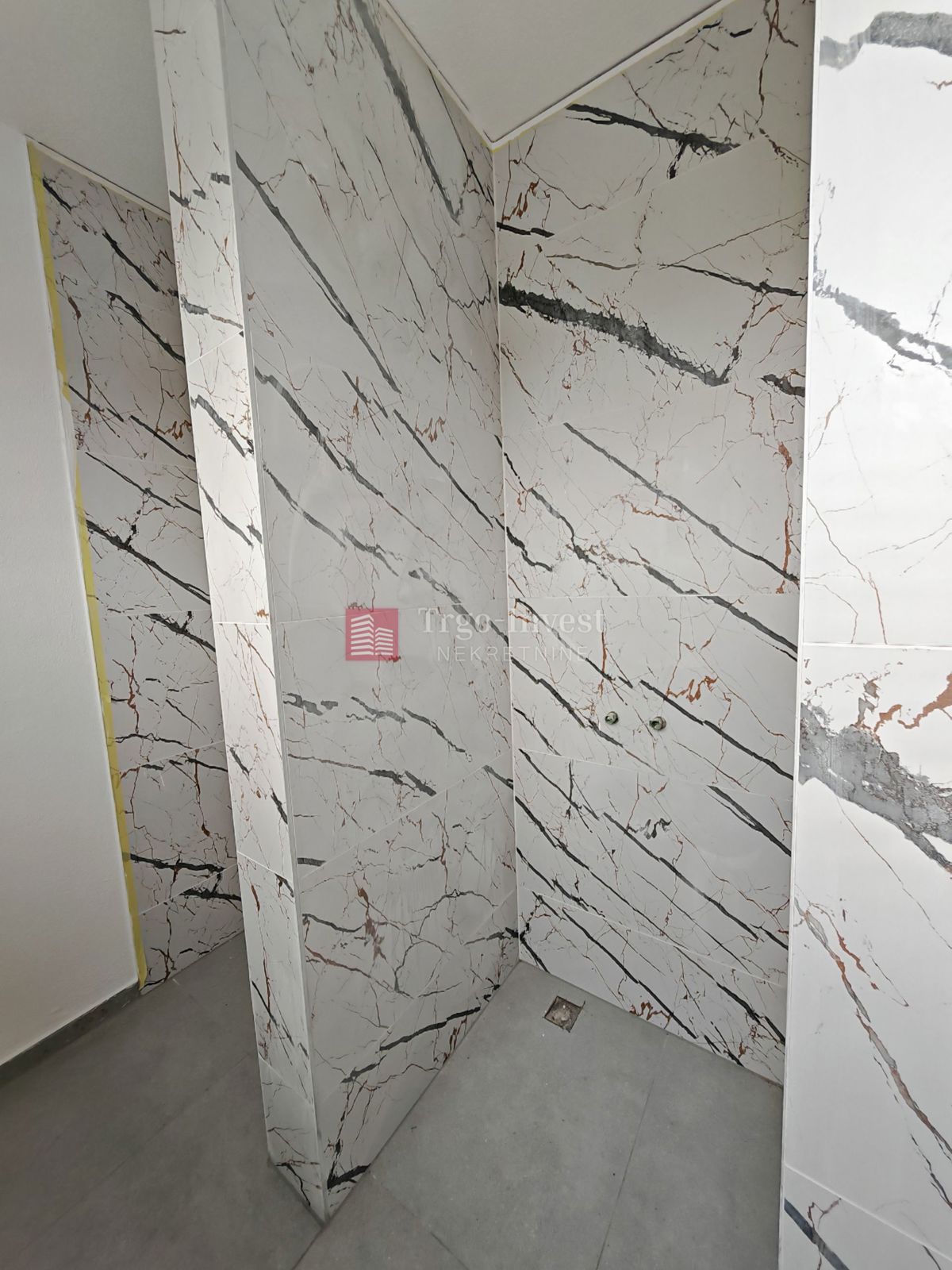 Commerciale Slobodnica, Sibinj, 1.122m2