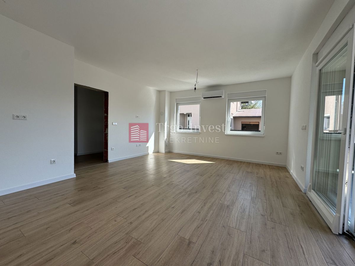Appartamento Kolonija, Slavonski Brod, 76m2