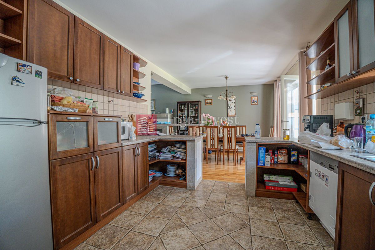 Casa Brodsko Vinogorje, Slavonski Brod, 170m2