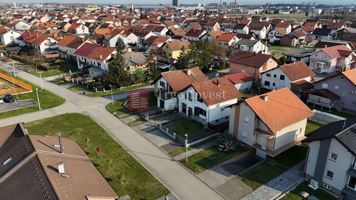 Casa Kolonija, Slavonski Brod, 200m2