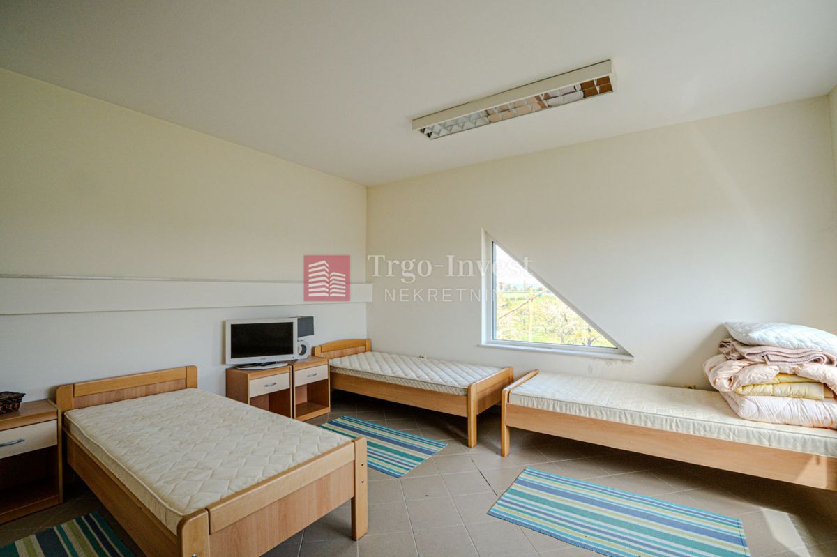 Commerciale Šestinac, Slavonski Brod, 357m2