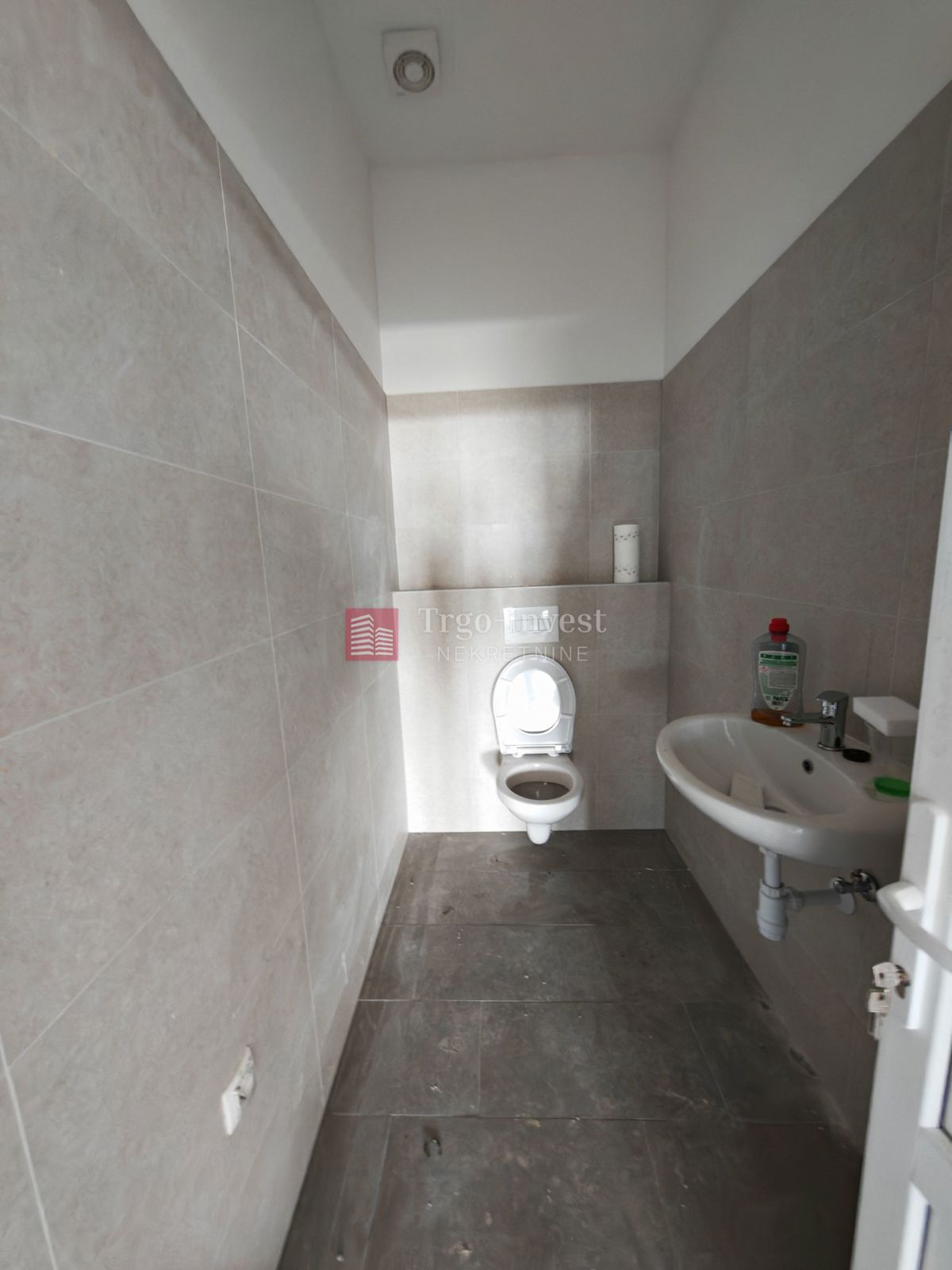 Commerciale Šestinac, Slavonski Brod, 244m2