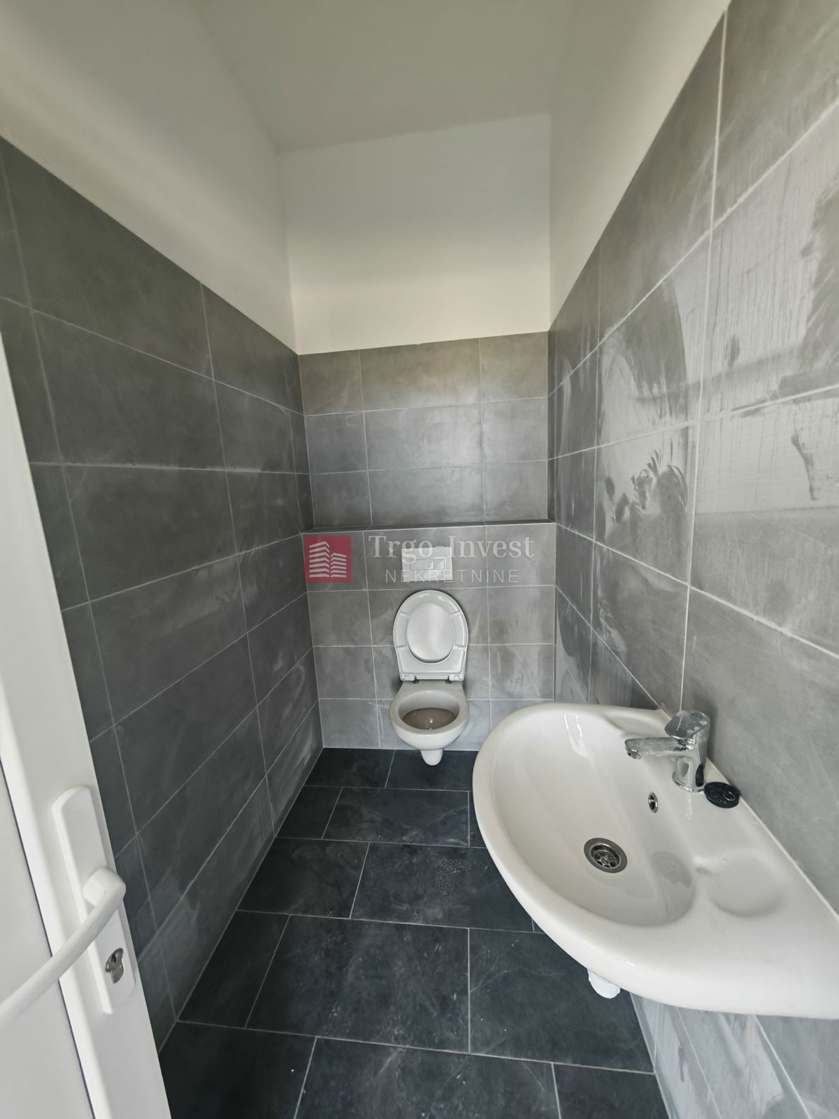 Commerciale Šestinac, Slavonski Brod, 244m2