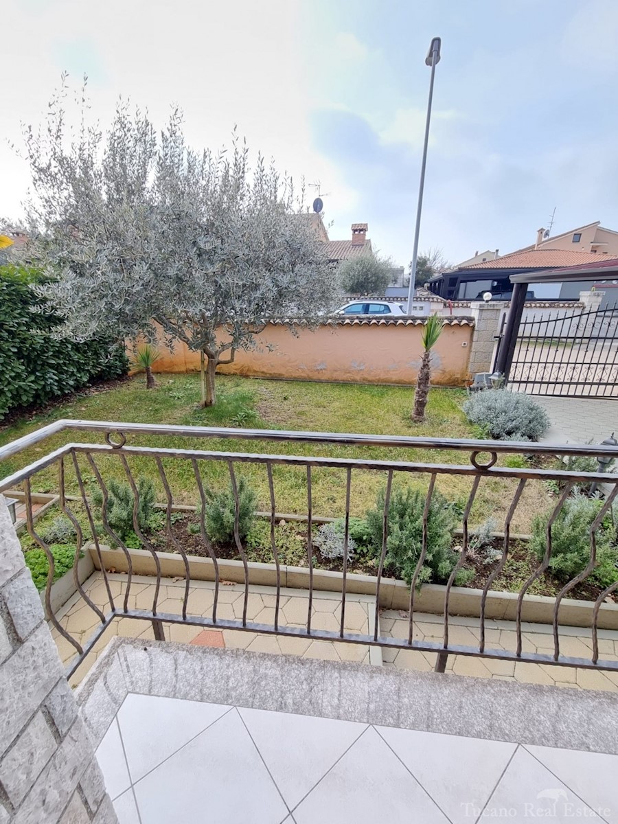 casa con due appartamenti