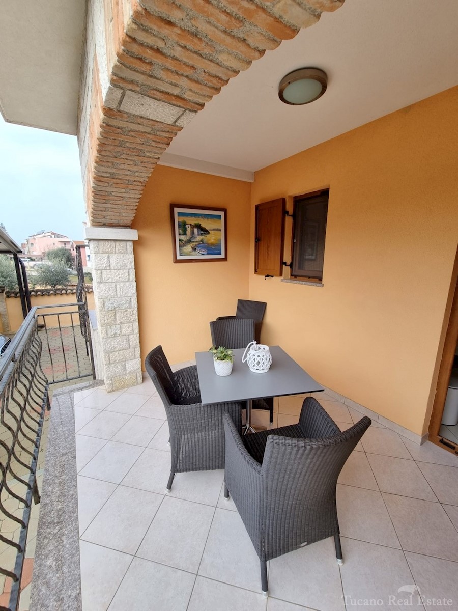 casa con due appartamenti
