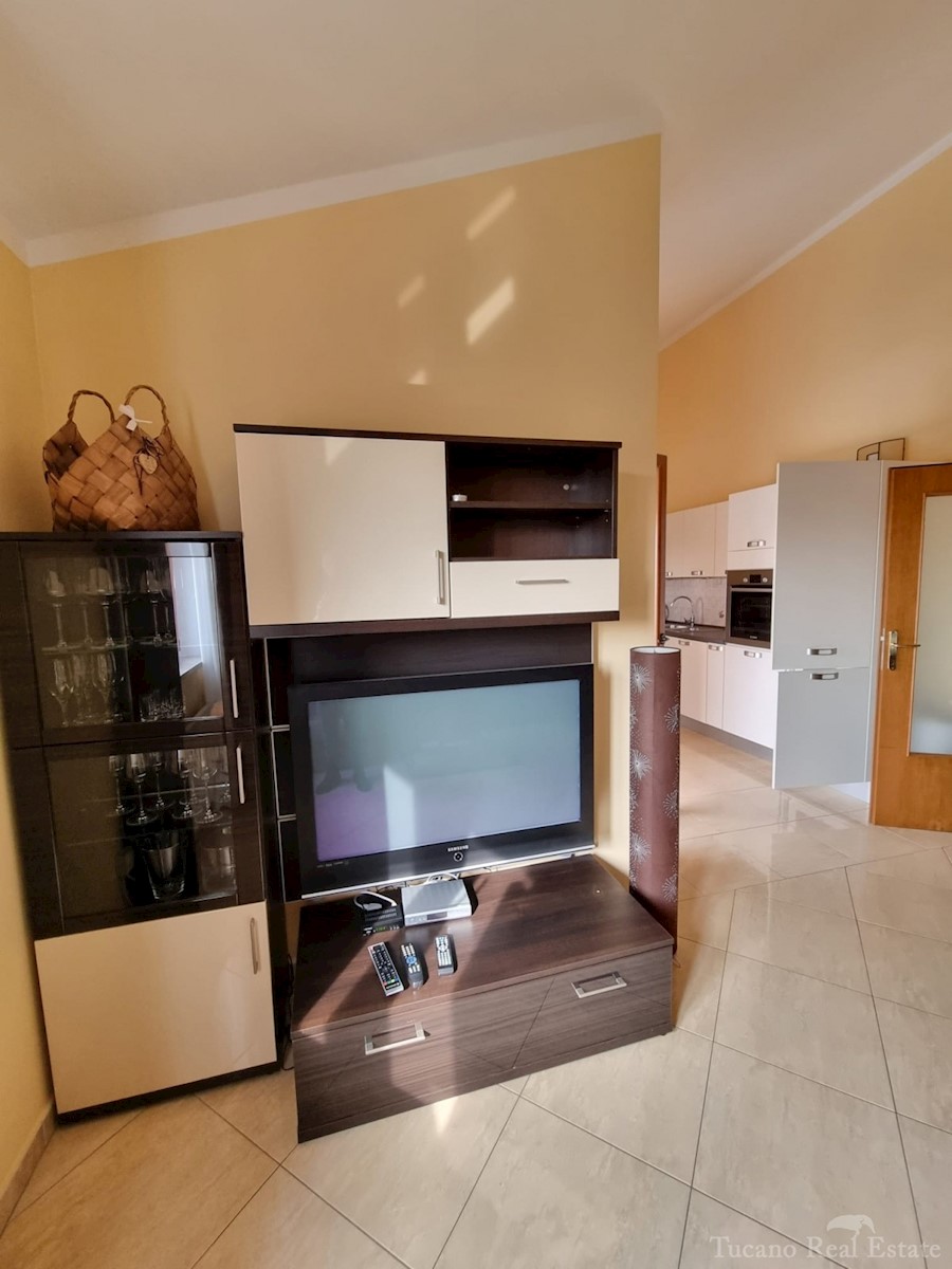 casa con due appartamenti