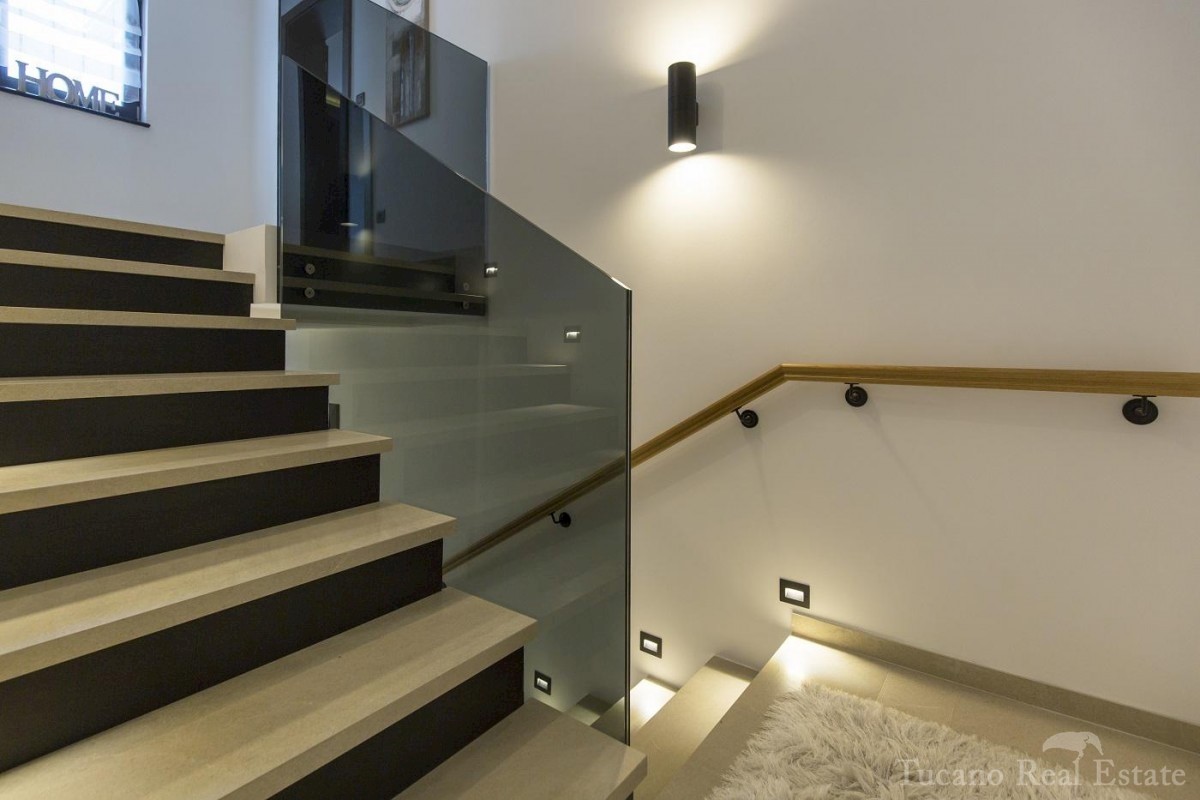 Casa bifamiliare splendidamente decorata vicino a Parenzo