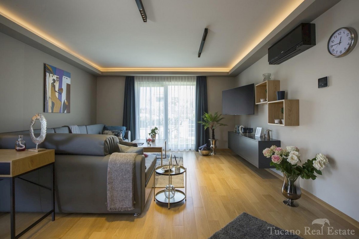 Casa bifamiliare splendidamente decorata vicino a Parenzo