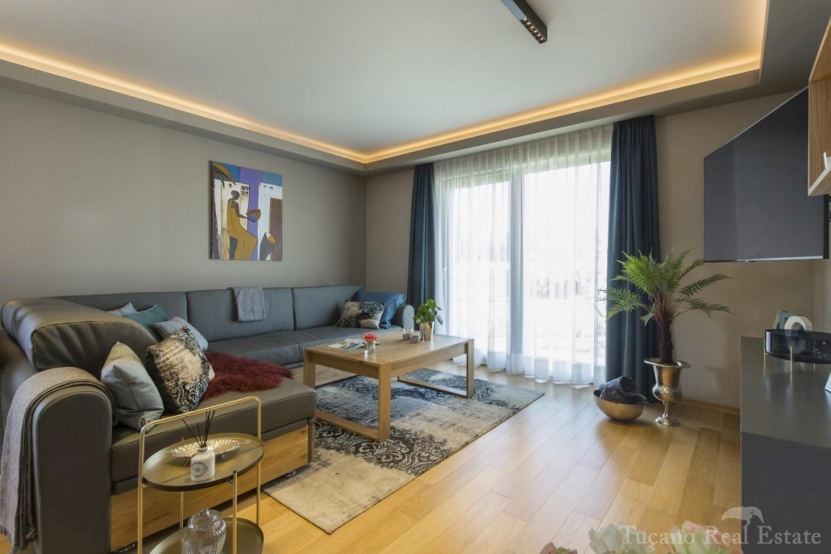Casa bifamiliare splendidamente decorata vicino a Parenzo
