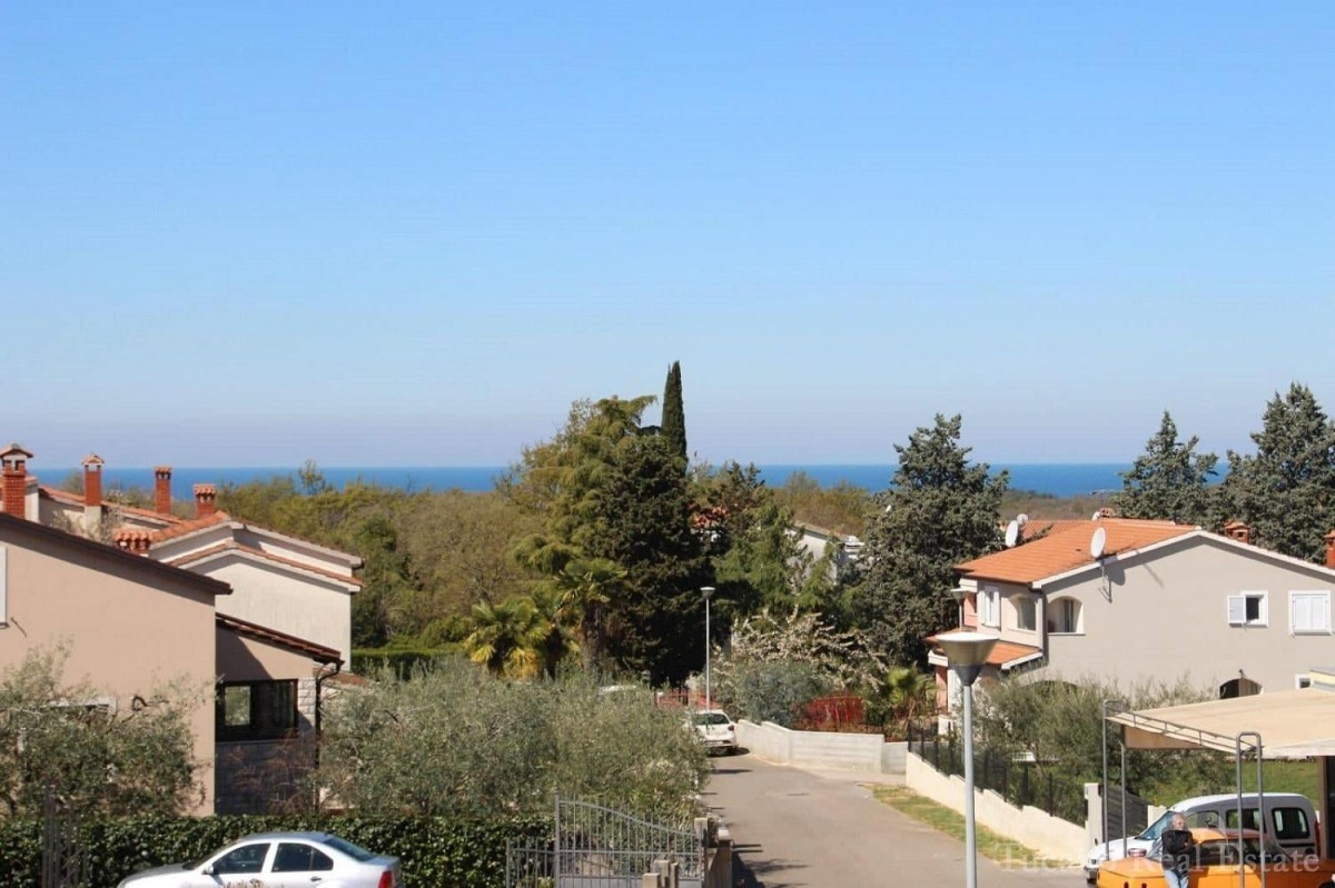 Casa bifamiliare splendidamente decorata vicino a Parenzo