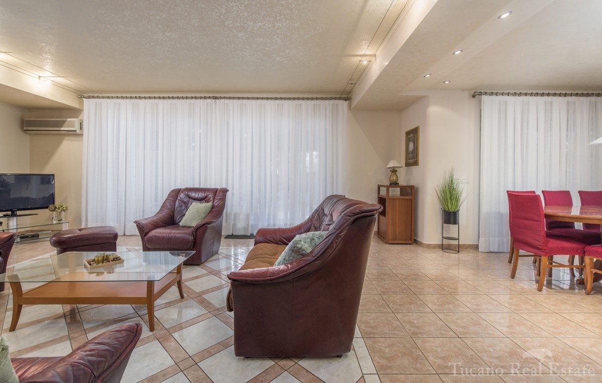 Villa di lusso a 800 metri dal mare