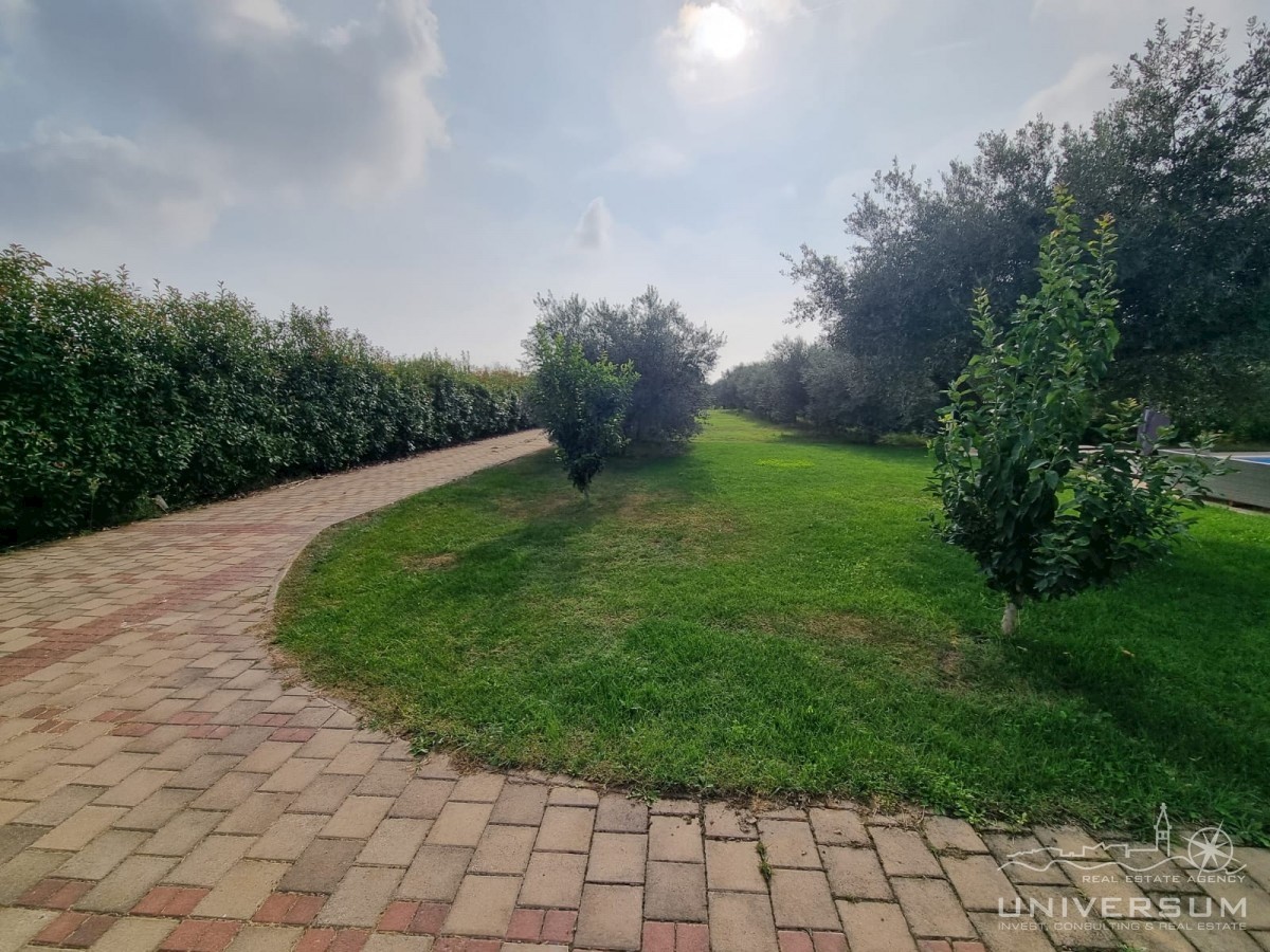 Una bella casa immersa nella natura e con vista sul mare a Cittanova