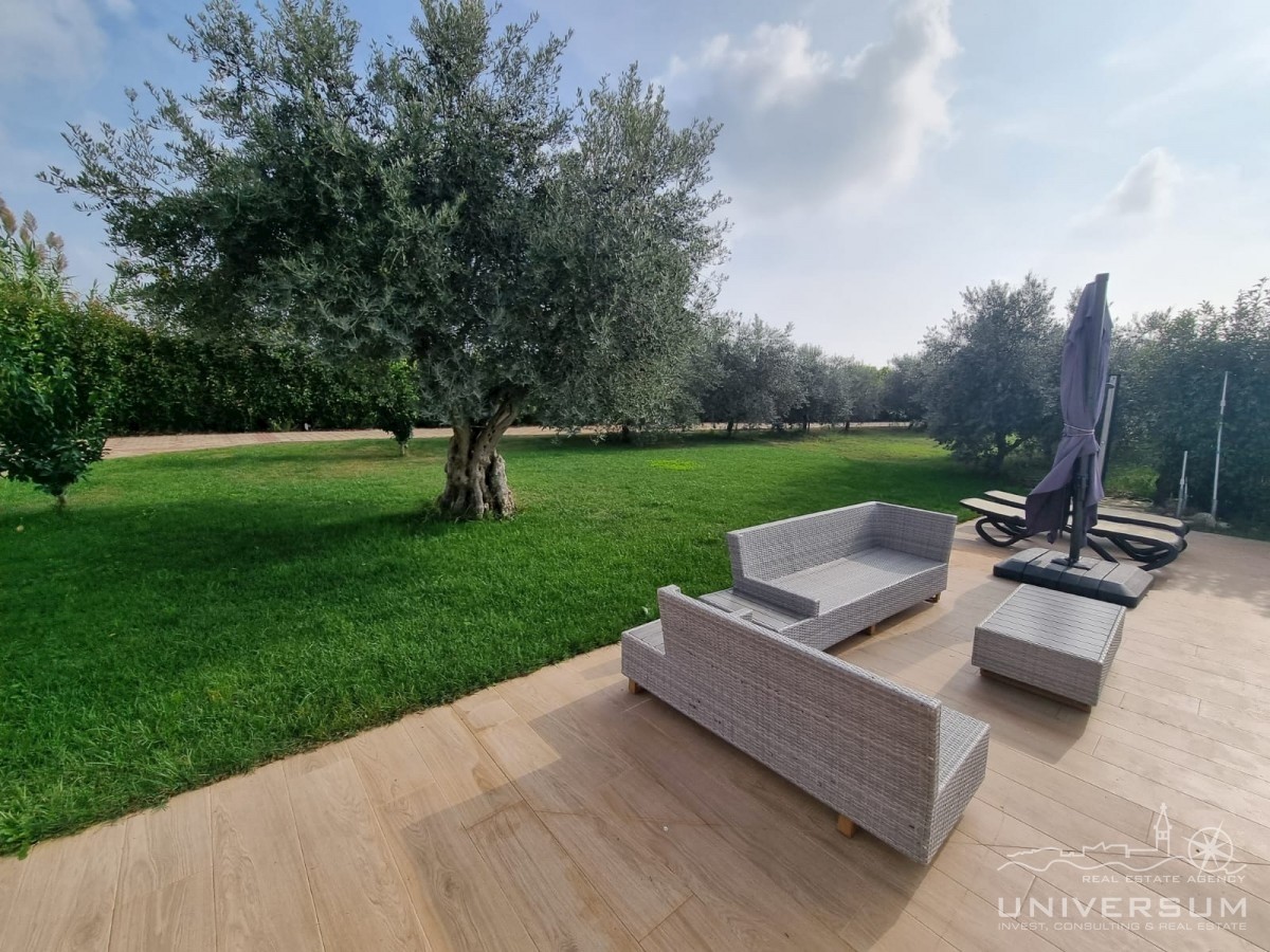 Una bella casa immersa nella natura e con vista sul mare a Cittanova