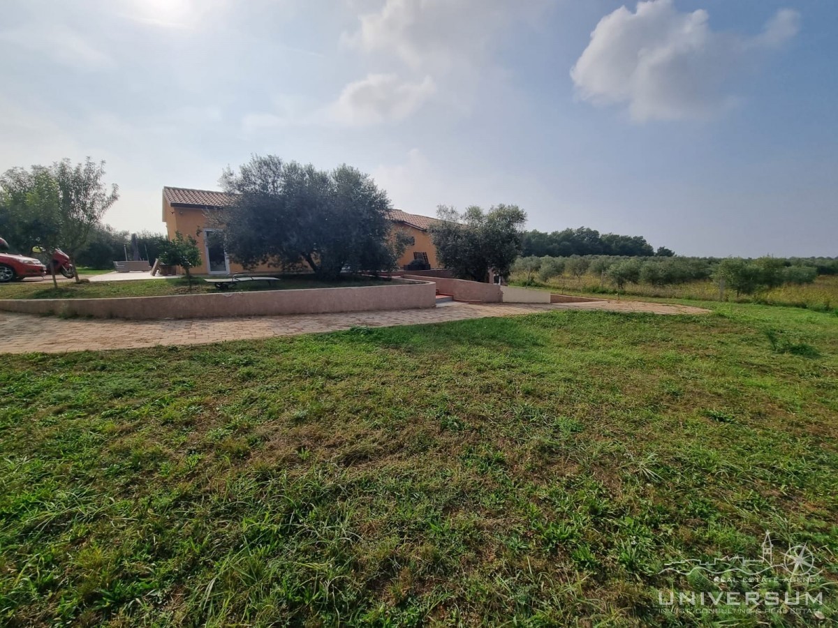 Una bella casa immersa nella natura e con vista sul mare a Cittanova