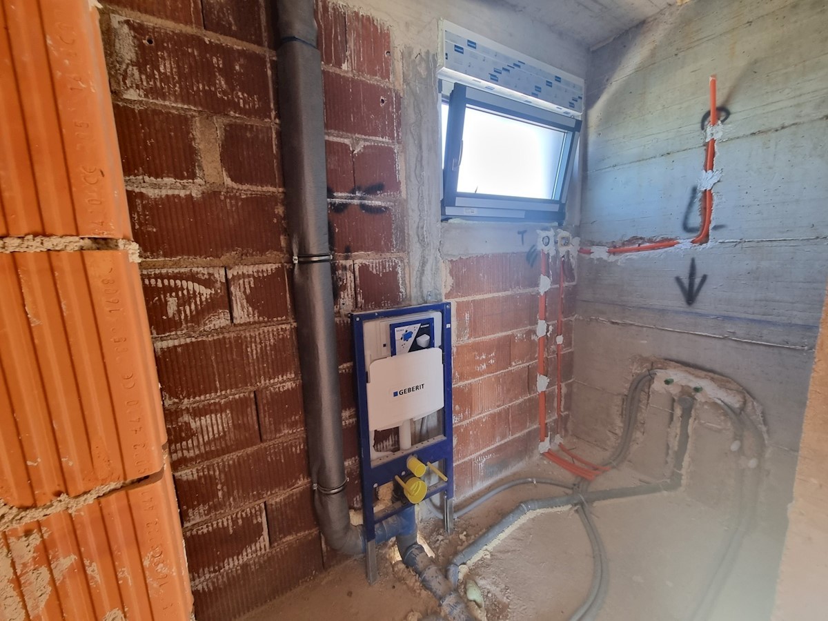 Appartamento su due piani al 1° piano, 300 metri dalla spiaggia nelle vicinanze di Umago ( A3)