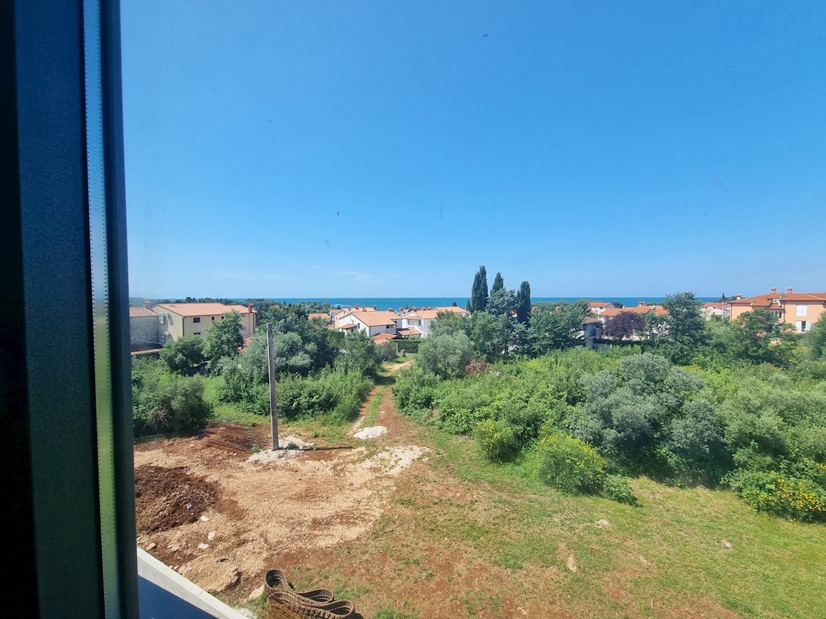 Appartamento su due piani al 1° piano, 300 metri dalla spiaggia nelle vicinanze di Umago ( A3)