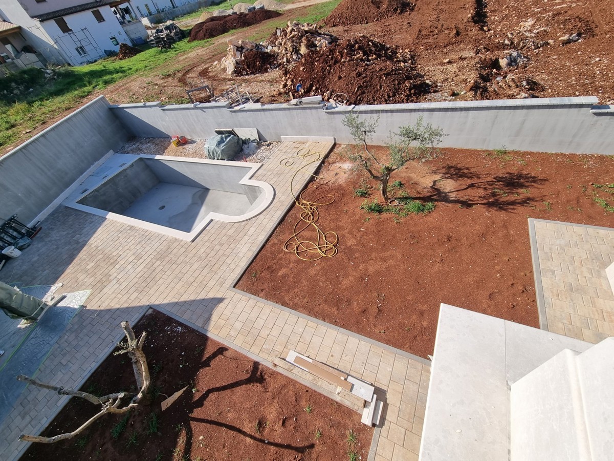 Bella casa bifamiliare con piscina nelle vicinanze di Buie