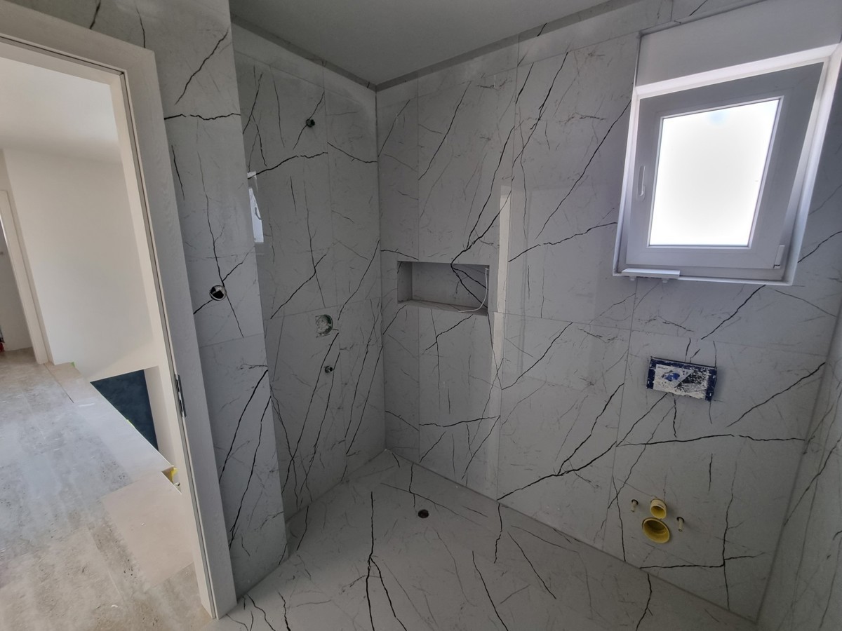 Bella casa bifamiliare con piscina nelle vicinanze di Buie