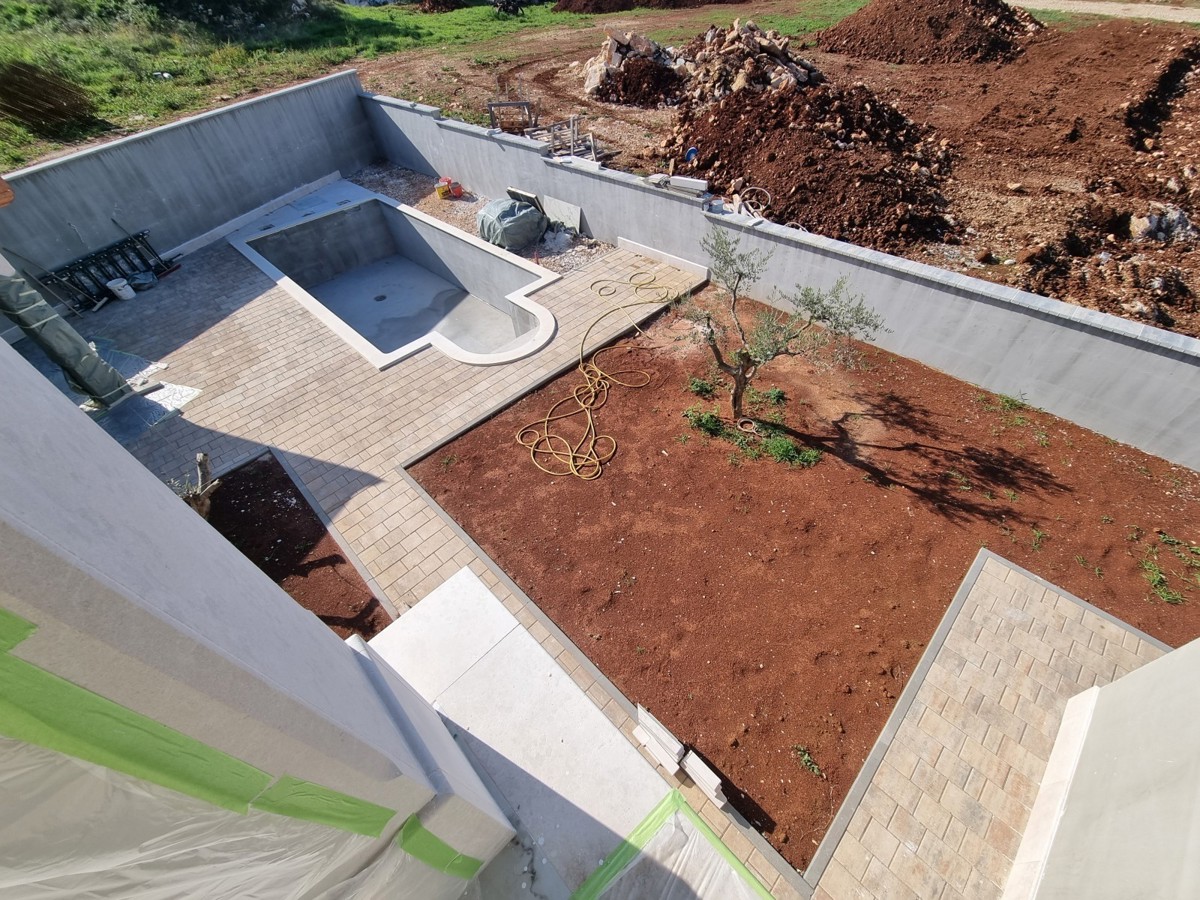 Bella casa bifamiliare con piscina nelle vicinanze di Buie