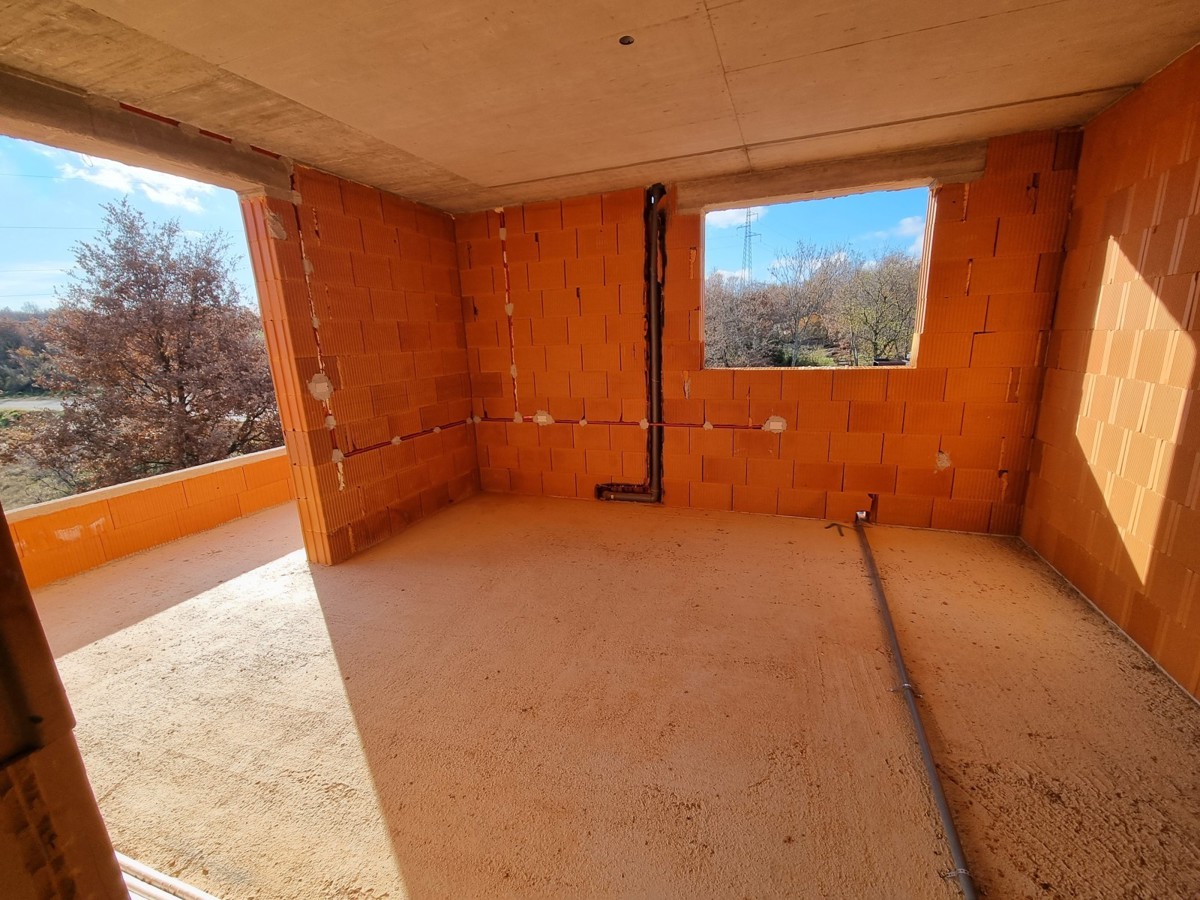 Casa duplex con piscina vicino a Buie