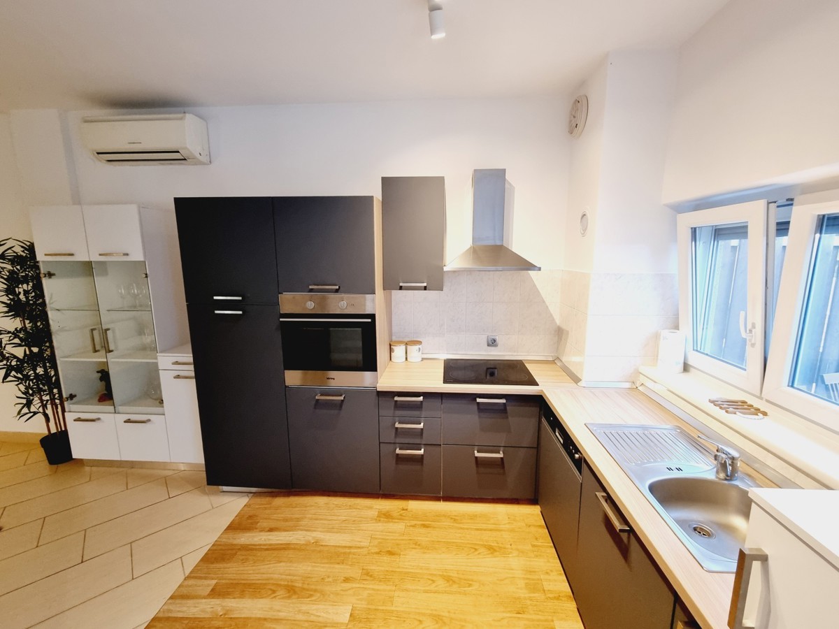 Bellissimo appartamento ristrutturato con giardino vicino al centro di Cittanova