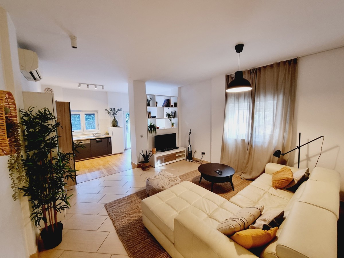 Bellissimo appartamento ristrutturato con giardino vicino al centro di Cittanova